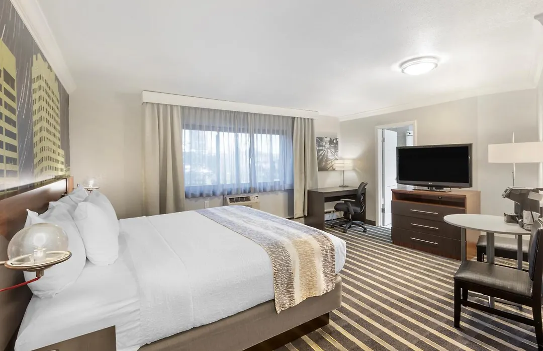 Best Western Plus Milwaukee West-1